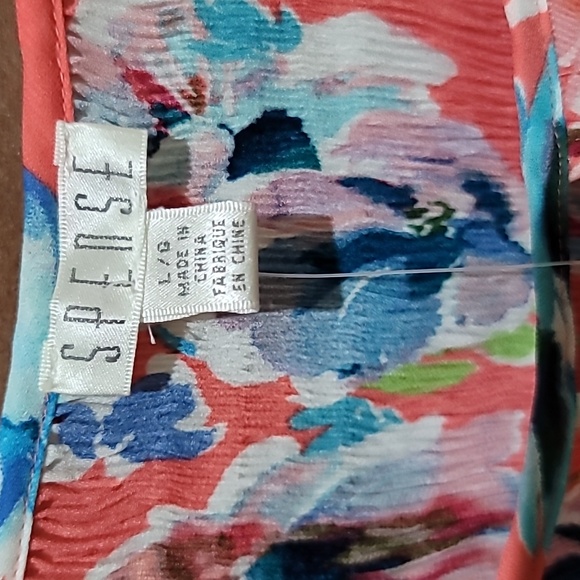 NWT- Spense Floral top - Picture 8 of 8